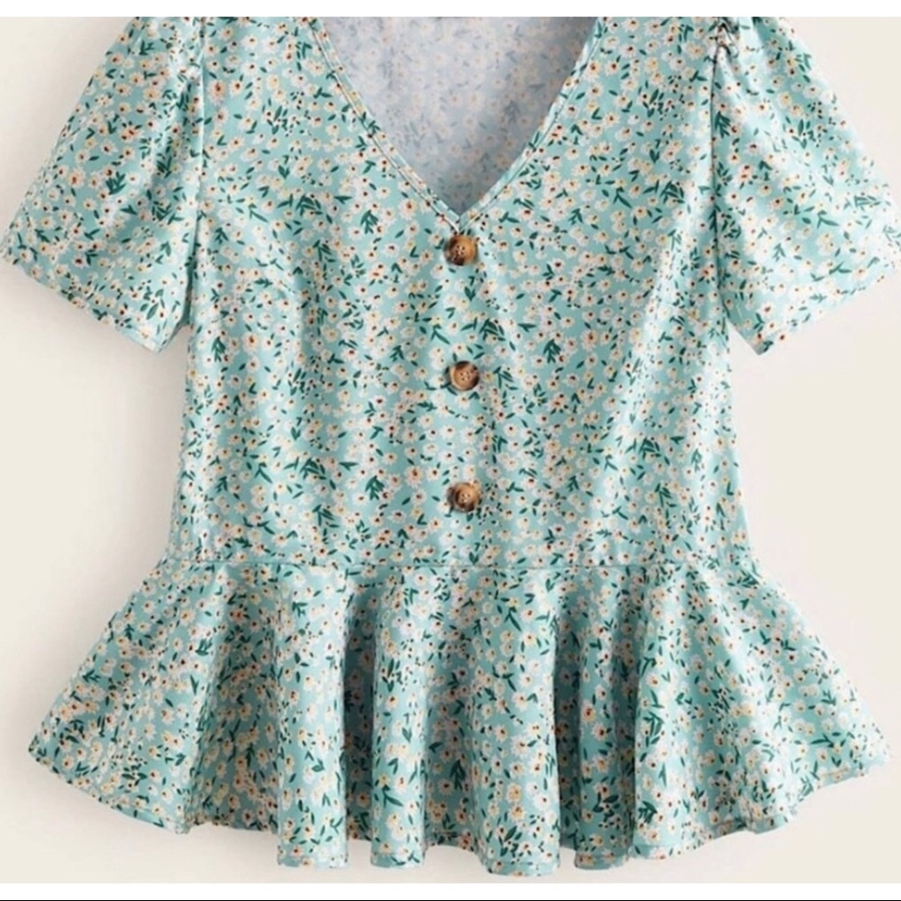 Floral top - Picture 1 of 1